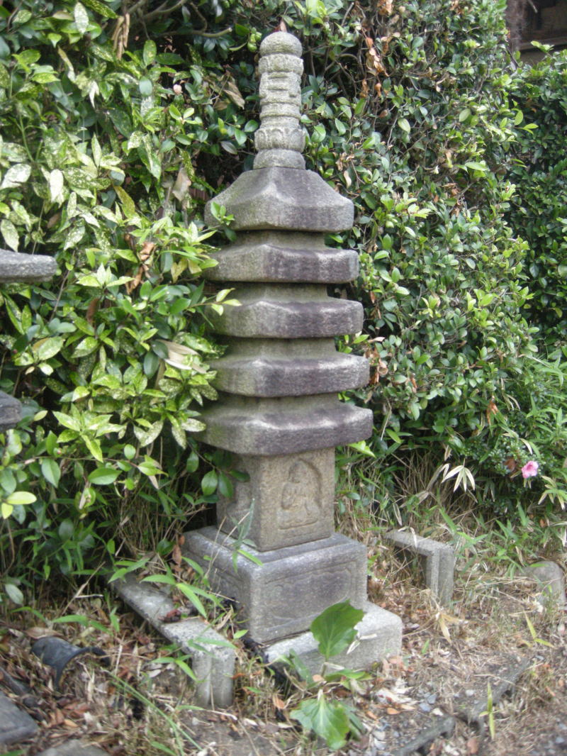 日本庭園（茶庭）・本格ガーデニングにおける五重の塔 < 五重の塔 | 庭石の通販 苔屋